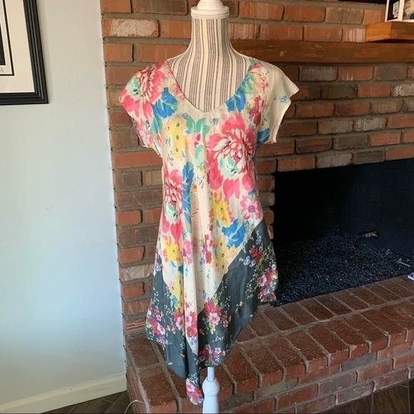 Johnny Was Tops - Johnny Was Silk Floral Short Sleeve Asymmetrical Tunic Dress Sz XS